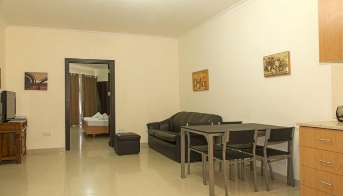Belmont Court Apartments poza 2