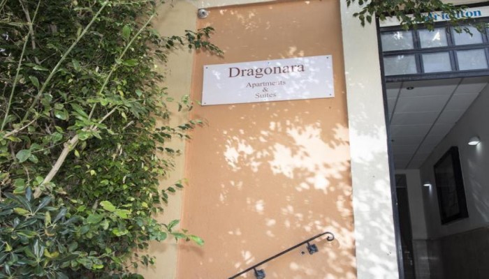 Dragonara Court Apartments poza 1